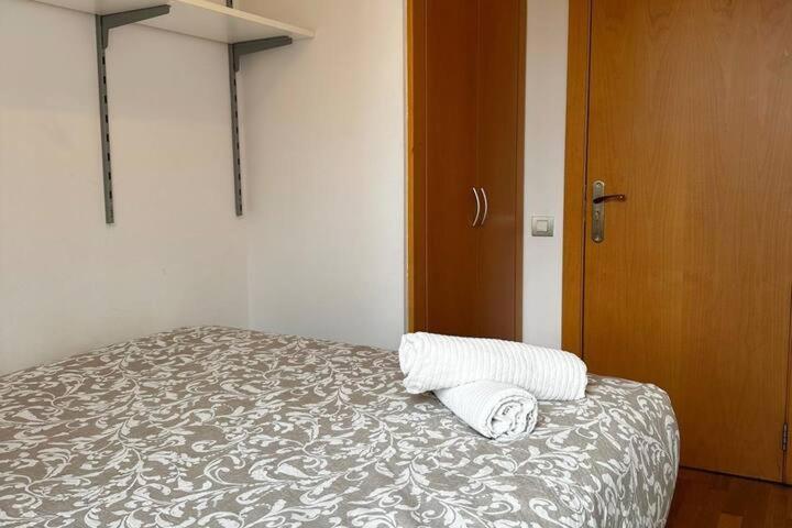 Private Rooms Near Las Ramblas Barcelona Exterior photo