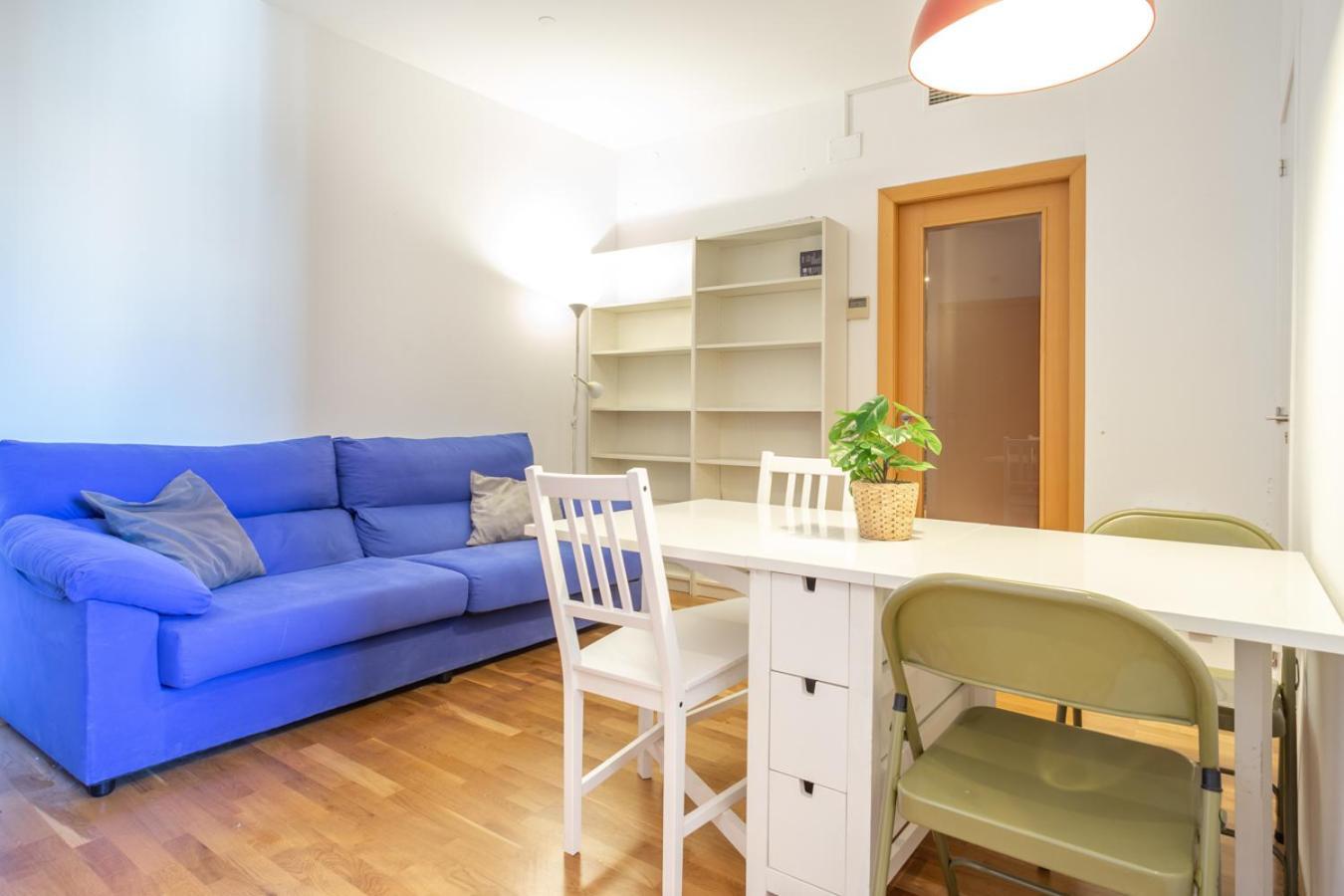 Private Rooms Near Las Ramblas Barcelona Exterior photo