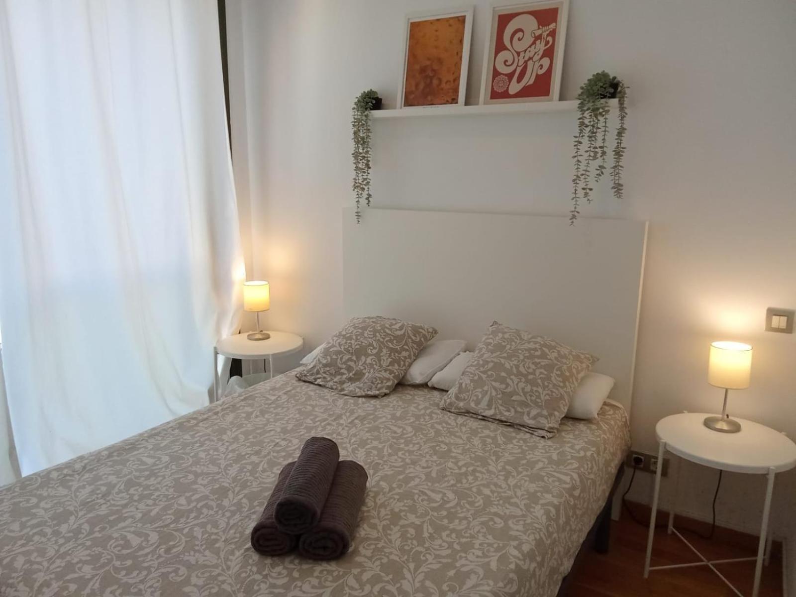 Private Rooms Near Las Ramblas Barcelona Exterior photo
